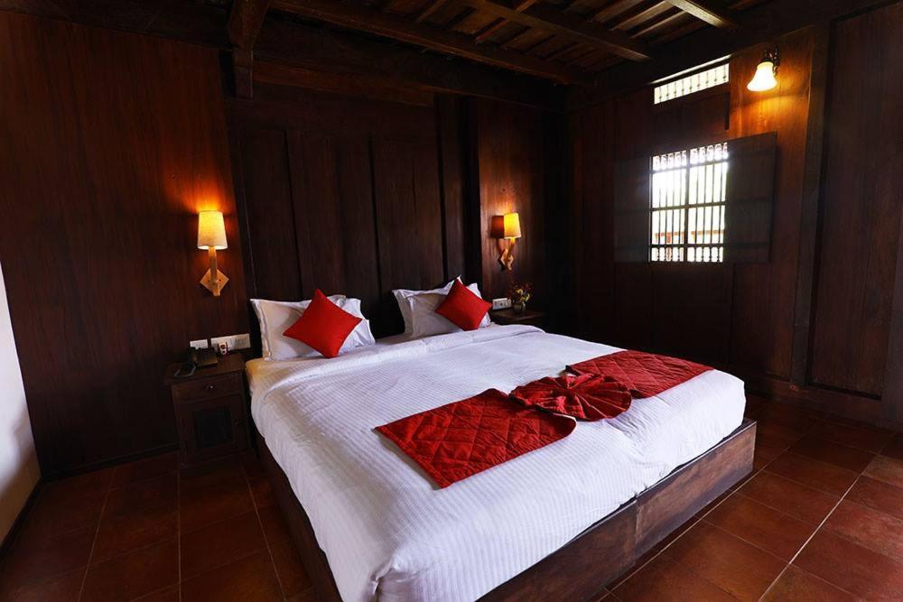Kumarakom Heritage Resort 戈德亚姆 外观 照片