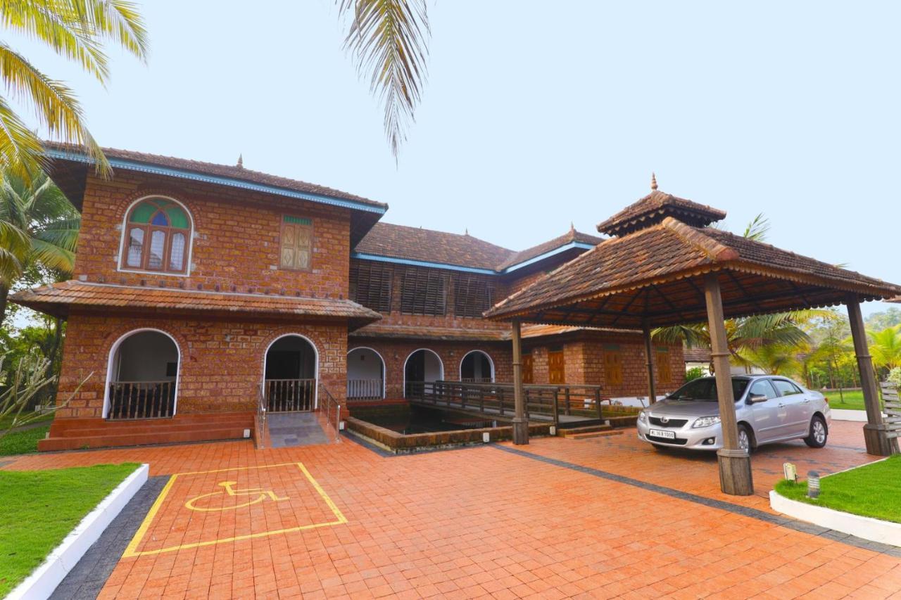 Kumarakom Heritage Resort 戈德亚姆 外观 照片