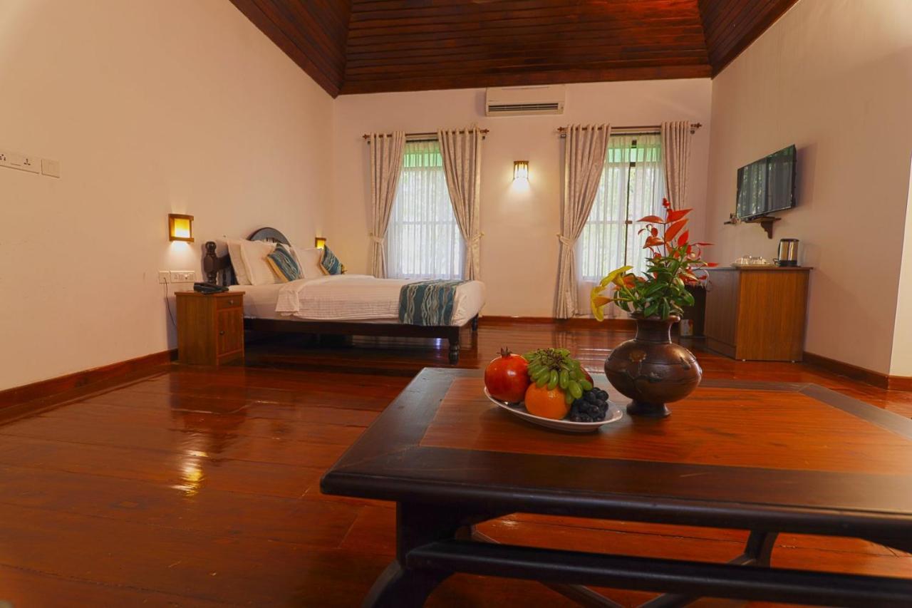 Kumarakom Heritage Resort 戈德亚姆 外观 照片
