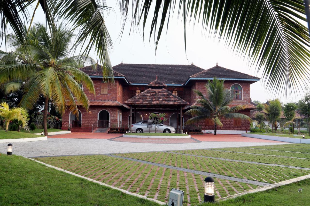Kumarakom Heritage Resort 戈德亚姆 外观 照片